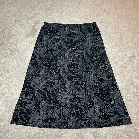 JM Collection Black Floral Maxi Skirt - Picture 3 of 6